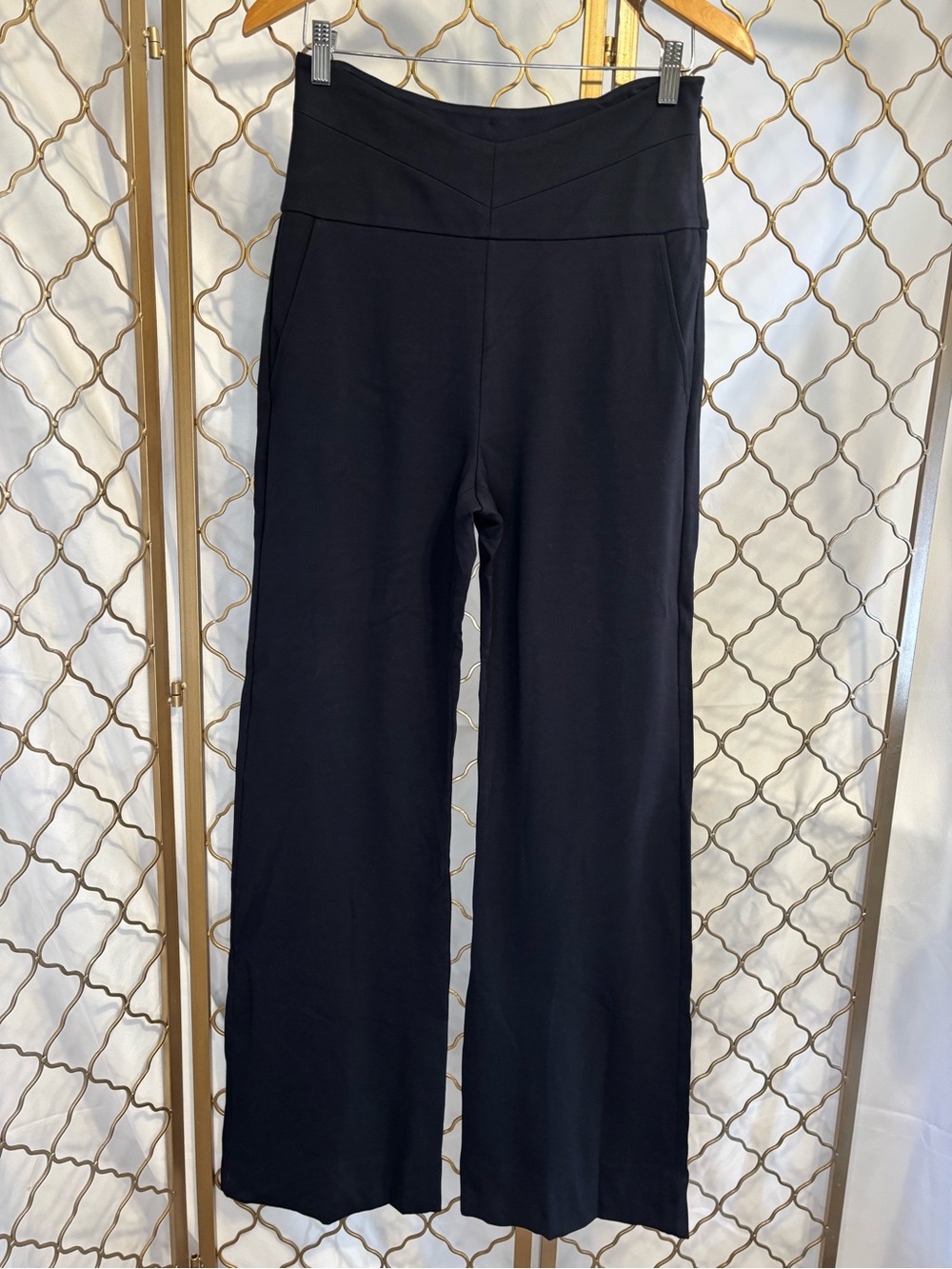 CAbi Deep Navy High-Rise Wide-Leg Pants size 6 NWOT Beautiful and High Quality